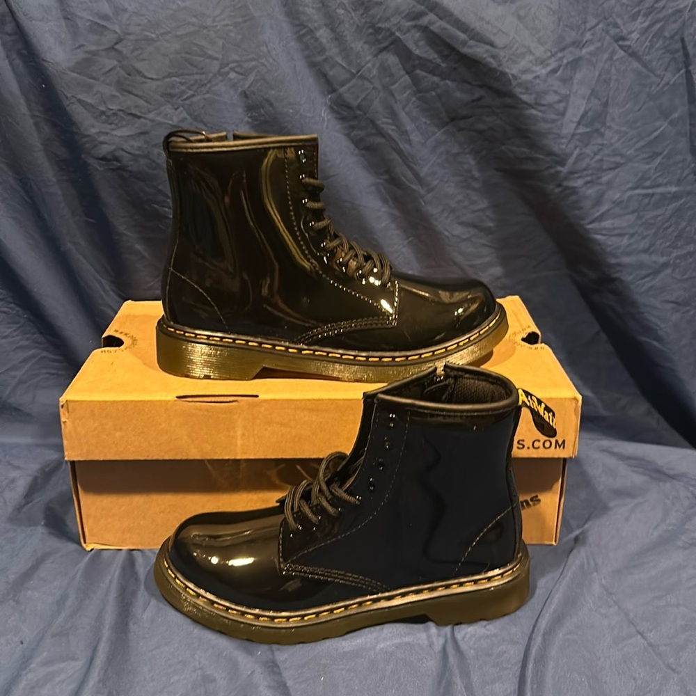 Dr. Martens Kids Black Boots 1460 Patent Leather